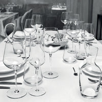 Side view of InAlto Uno 21.5 oz. Extra Large Red Wine Glasses (Set of 6)